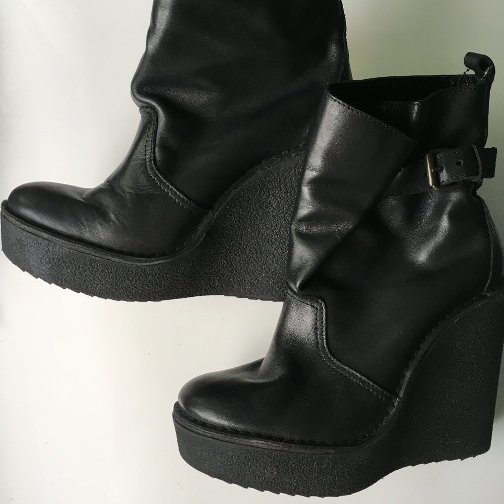 PIERRE HARDY Mega Boots black platforms